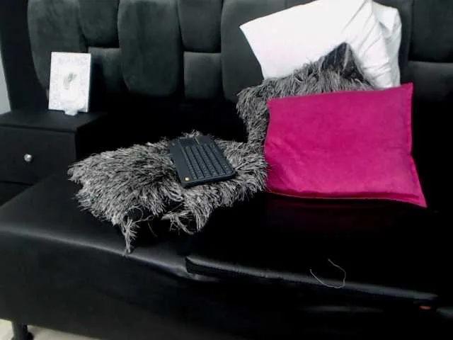 Live sex webcam photo for lisswoo #272260802