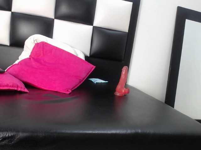 Live sex webcam photo for lisswoo #273619145