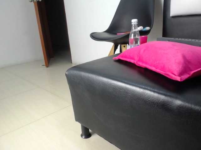 Live sex webcam photo for lisswoo #273682282