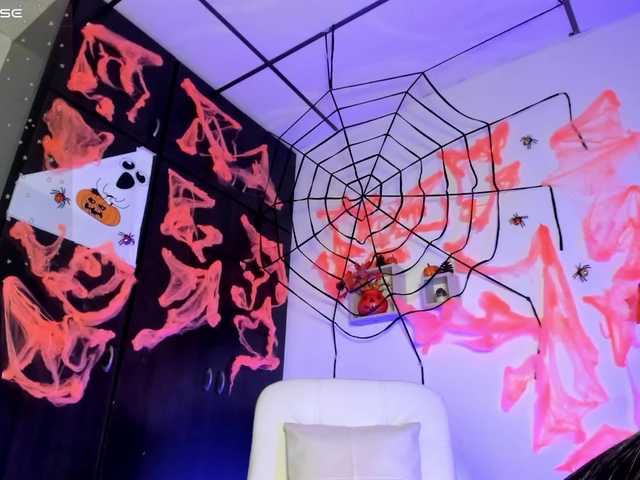 Live sex webcam photo for lisvandre #292021533