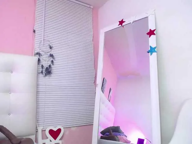 Live sex webcam photo for little-brianna #277246525