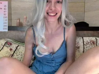 Live sex webcam photo for Little-piggy #178674533