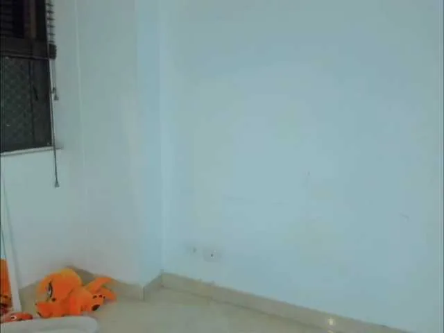 Live sex webcam photo for littleDanni #290476382