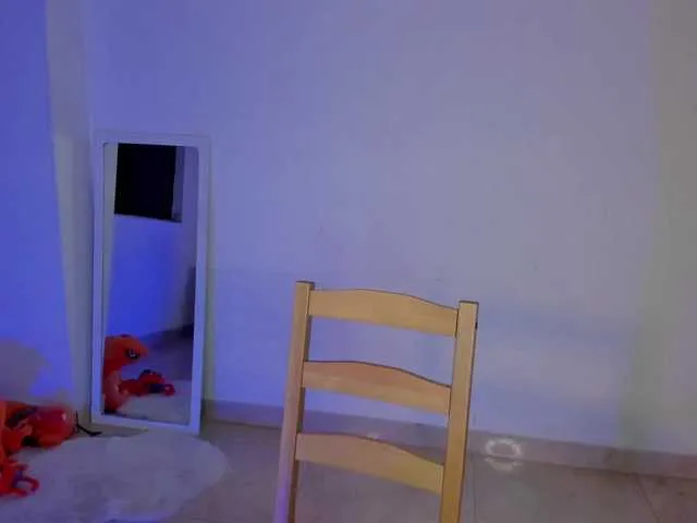 Live sex webcam photo for littleDanni #290768577