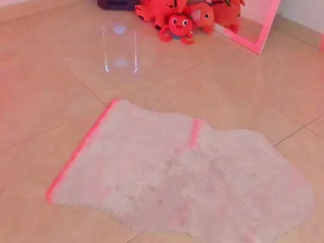 Live sex webcam photo for littleDanni #291321964