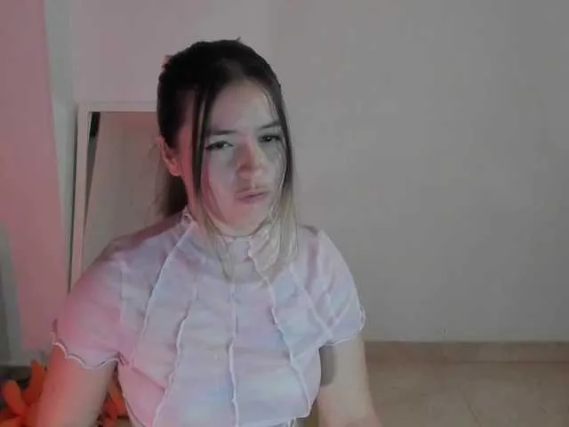 Live sex webcam photo for littleDanni #291787618