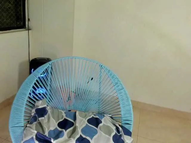 Live sex webcam photo for littleDanni #291809924