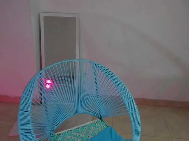 Live sex webcam photo for littleDanni #291875662