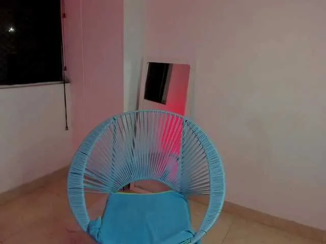 Live sex webcam photo for littleDanni #292010265