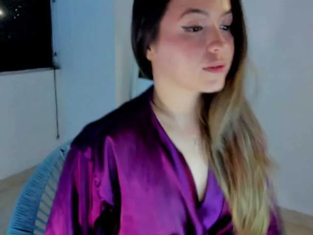 Live sex webcam photo for littleDanni #292037124