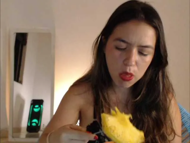 Live sex webcam photo for littleDanni #292271858