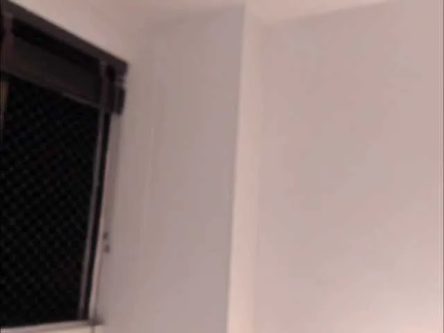 Live sex webcam photo for littleDanni #292358470