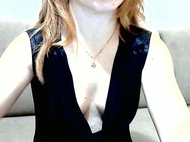 Live sex webcam photo for littleSue #272357304
