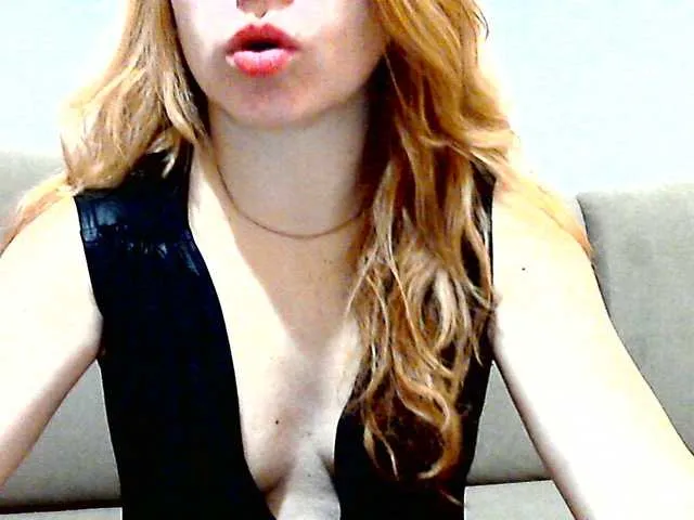 Live sex webcam photo for littleSue #272564536