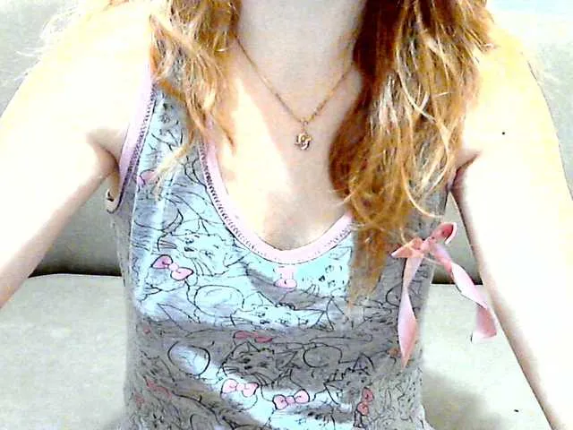 Live sex webcam photo for littleSue #272895307