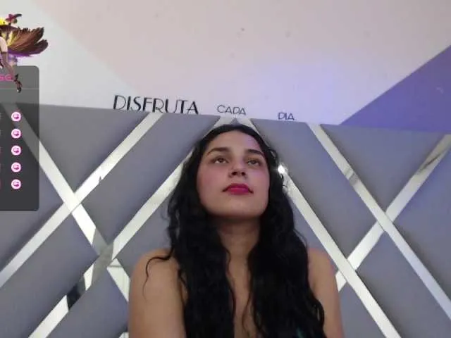 Live sex webcam photo for littledaddyissue- #276647952