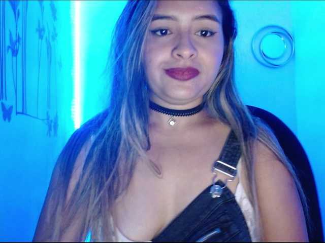 Live sex webcam photo for littledannielle #276600790