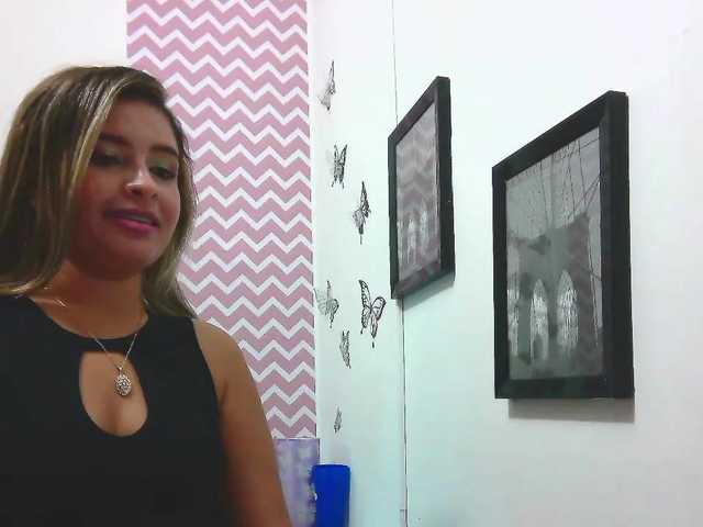 Live sex webcam photo for littledannielle #276819983