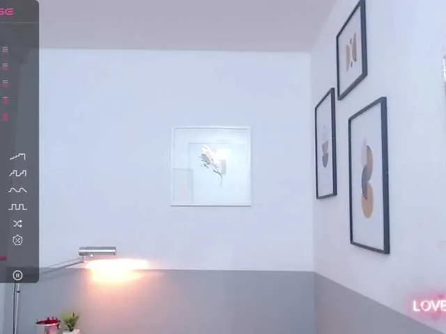 Live sex webcam photo for littleeemiily #276726551