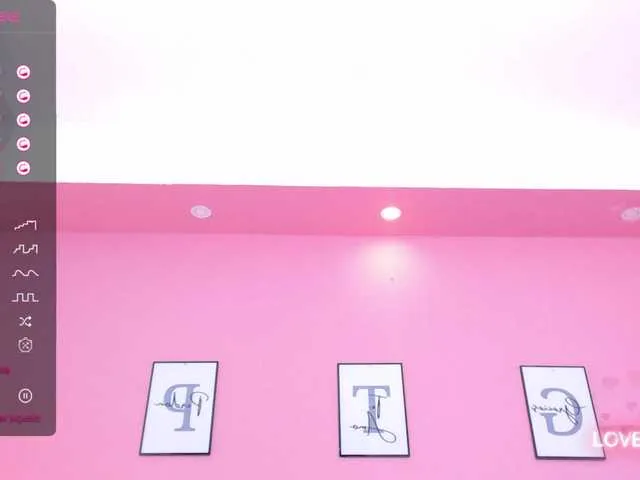 Live sex webcam photo for littleeemiily #276746496