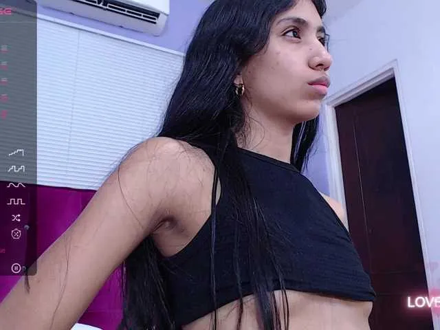Live sex webcam photo for littleeemiily #276778173