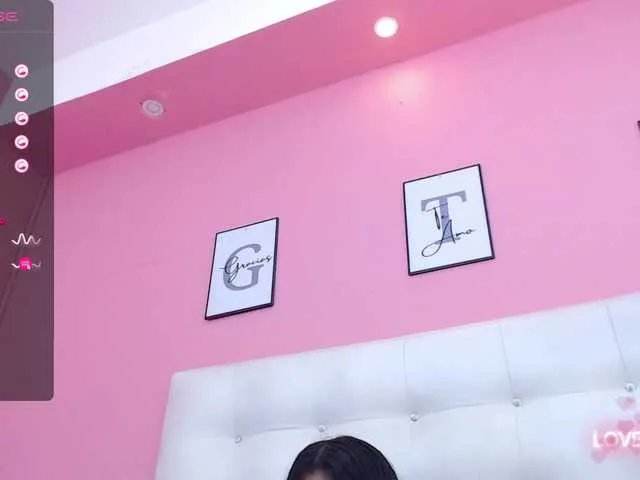 Live sex webcam photo for littleeemiily #276783755