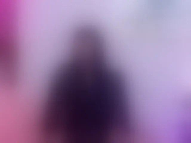 Live sex webcam photo for littleeemiily #293955283