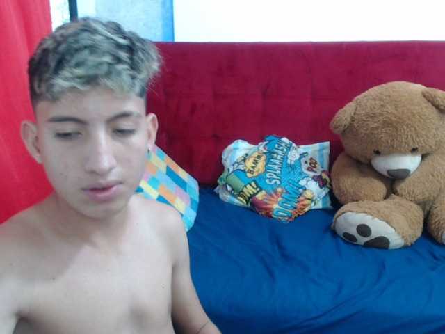 Live sex webcam photo for littlextreme #288041286