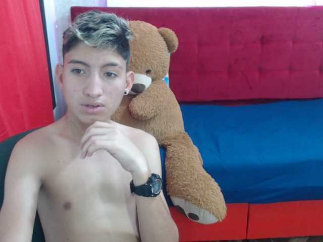 Live sex webcam photo for littlextreme #288041288