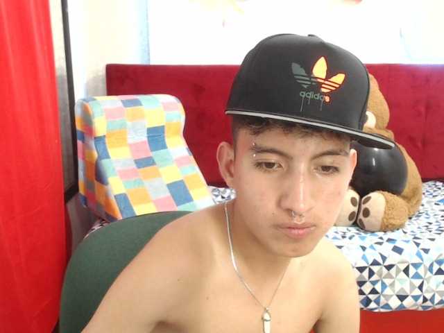 Live sex webcam photo for littlextreme #288041300