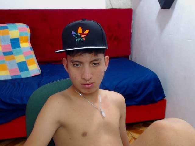 Live sex webcam photo for littlextreme #288041313