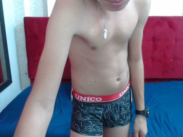 Live sex webcam photo for littlextreme #288041316