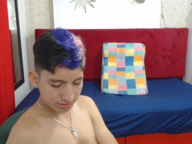 Live sex webcam photo for littlextreme #288041318