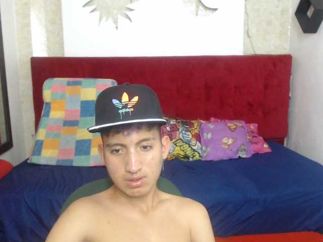 Live sex webcam photo for littlextreme #288041328