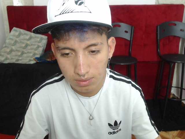 Live sex webcam photo for littlextreme #288041343