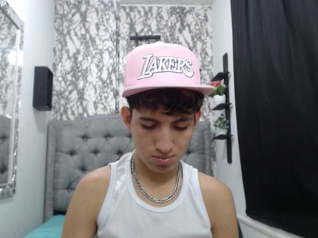 Live sex webcam photo for littlextreme #288041354