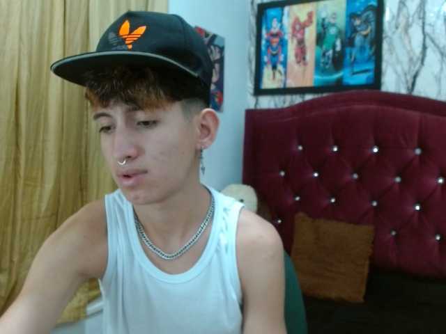 Live sex webcam photo for littlextreme #288041360