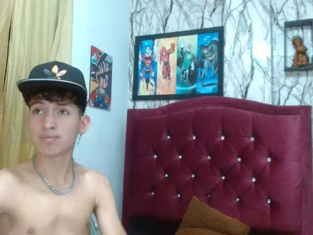 Live sex webcam photo for littlextreme #288041362