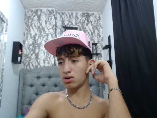 Live sex webcam photo for littlextreme #288041364