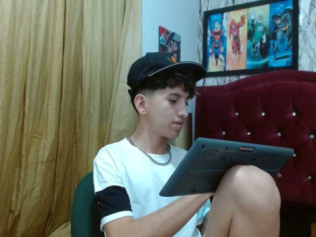 Live sex webcam photo for littlextreme #288041366