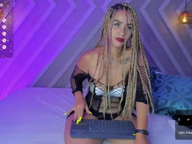 Live sex webcam photo for liz-monroe #276517103