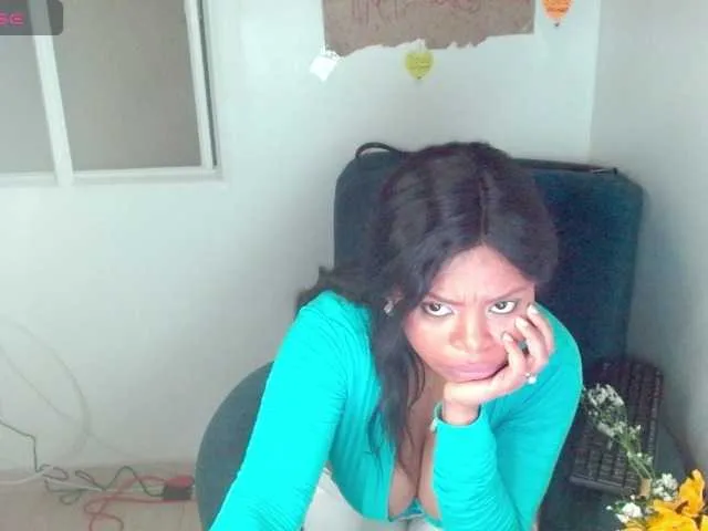 Live sex webcam photo for lizethrey73 #293874332