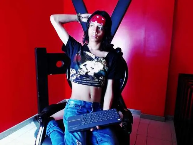 Live sex webcam photo for lizz-rouse- #275626702