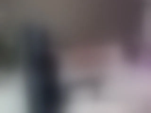 Live sex webcam photo for lizzarobert #294001939