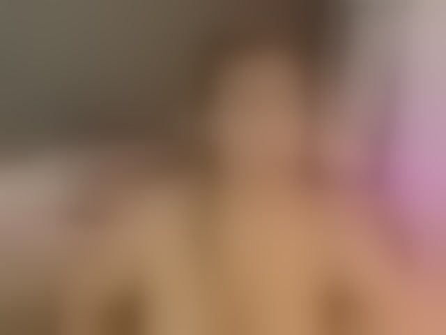 Live sex webcam photo for lizzarobert #294325823