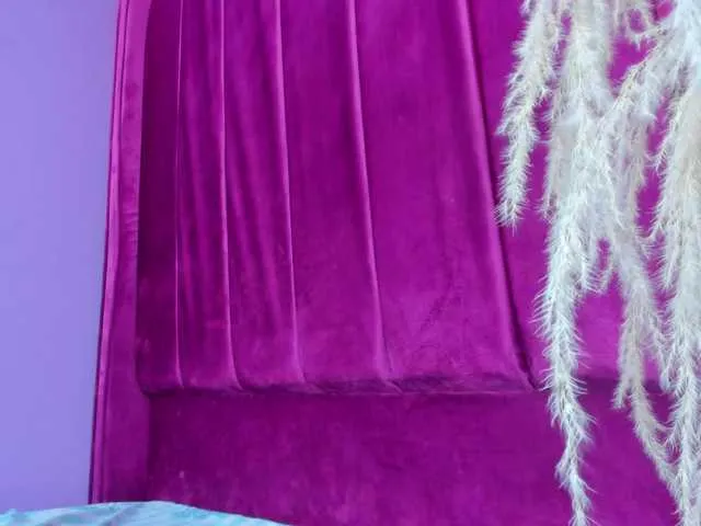 Live sex webcam photo for lizzasmith #290232043