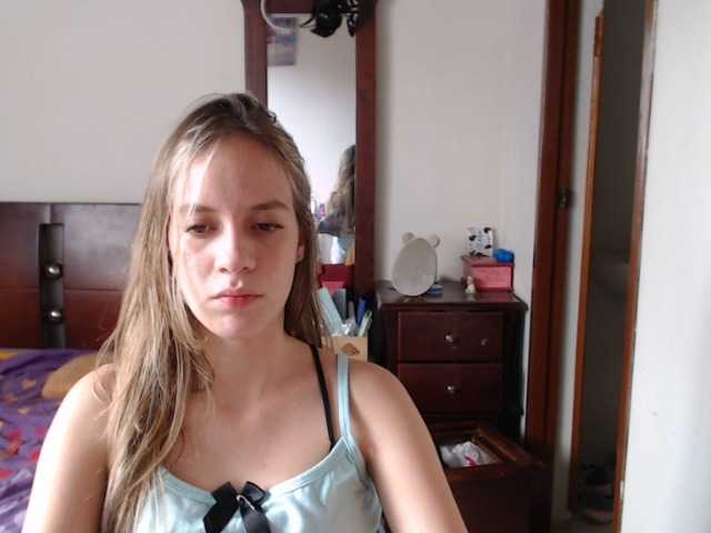 Live sex webcam photo for lizzie-sweett #272361656