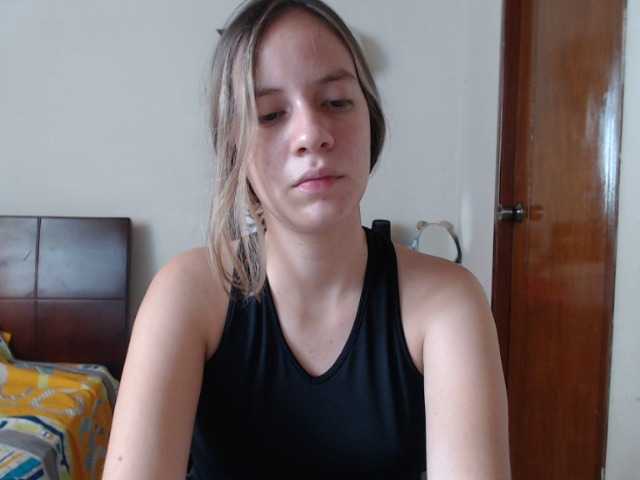 Live sex webcam photo for lizzie-sweett #273429275