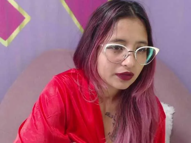 Live sex webcam photo for llia20 #272440576