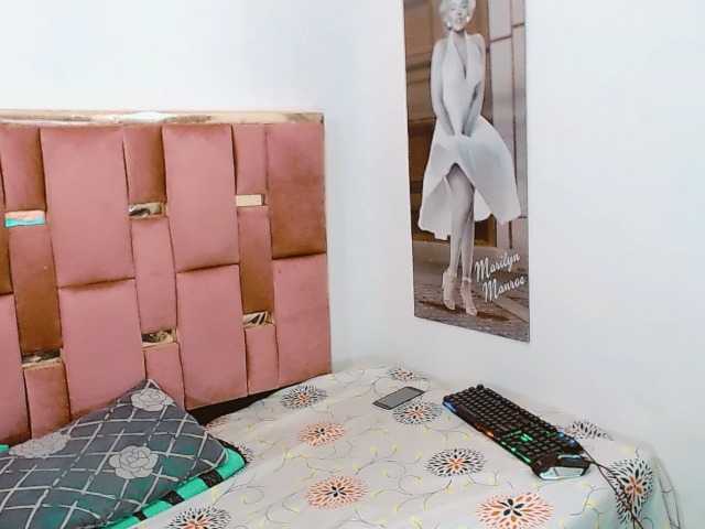 Live sex webcam photo for logandominik #275623921